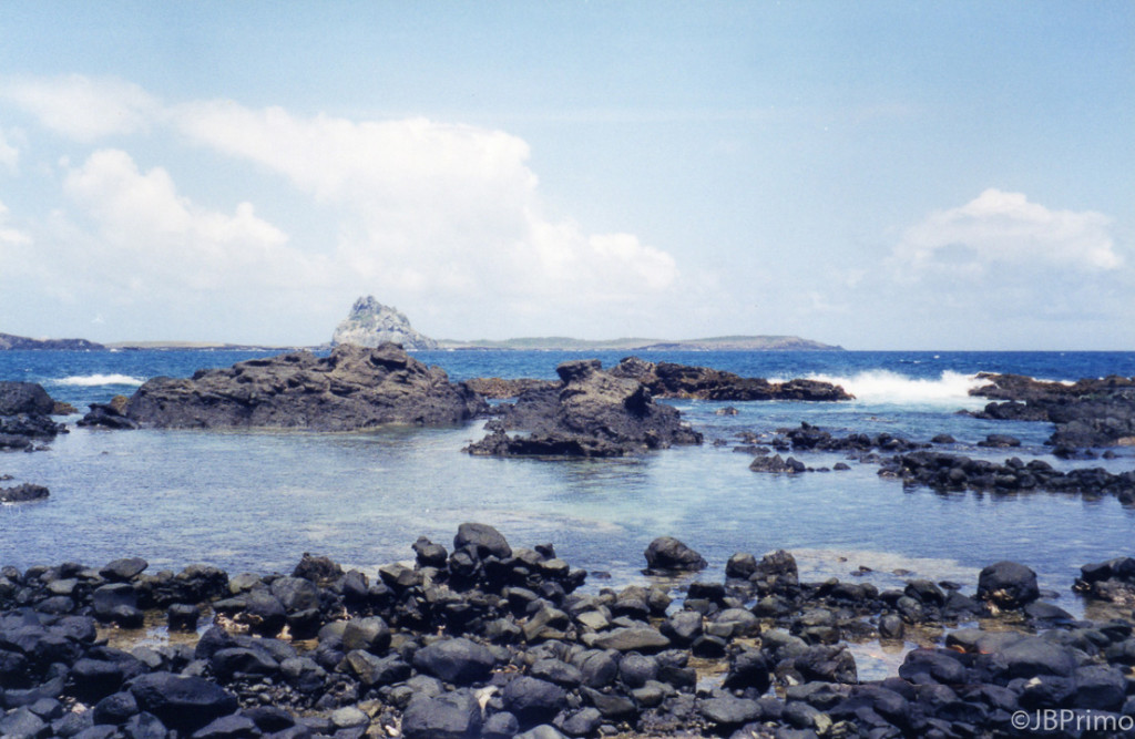 Brasil - Fernando de Noronha - Trilha a Praia do Atalaia - Piscinas Naturais