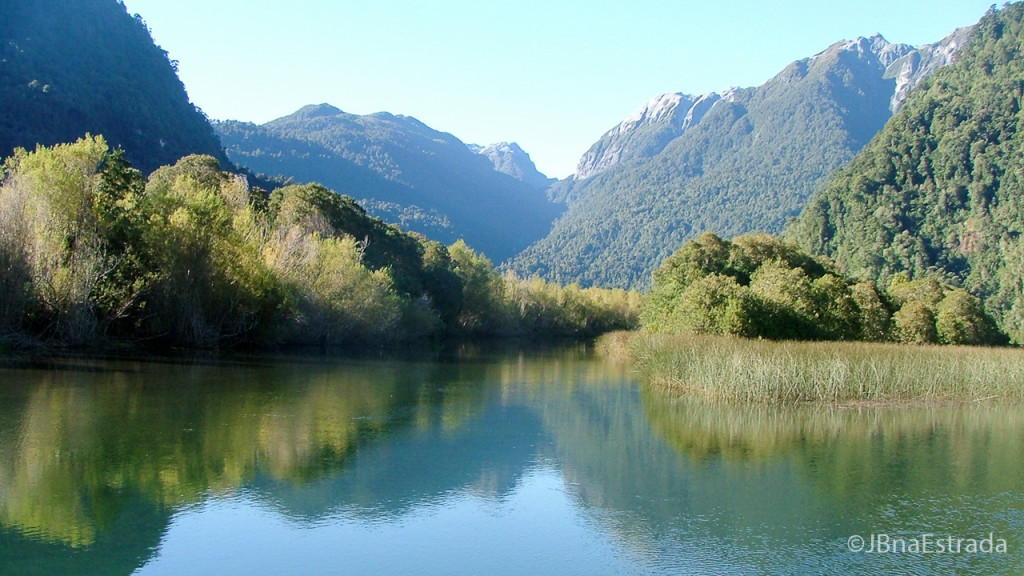 Chile - Cruce de Lagos - Peulla - Rio Negro
