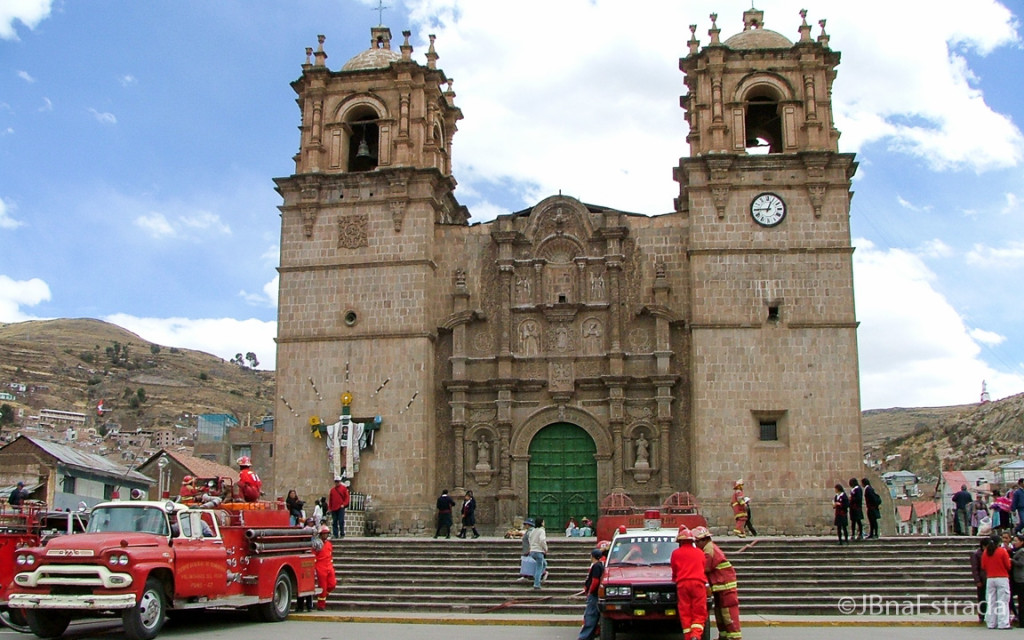 Peru - Puno - Plaza de Armas - Catedral