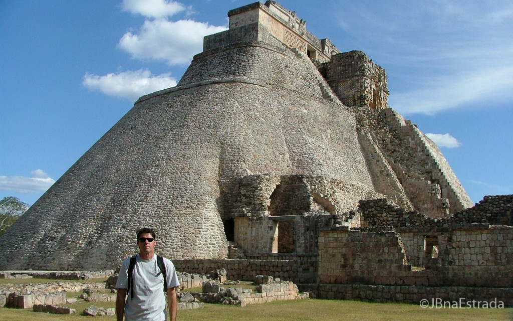 Mexico - Uxmal - Templo del Adivino