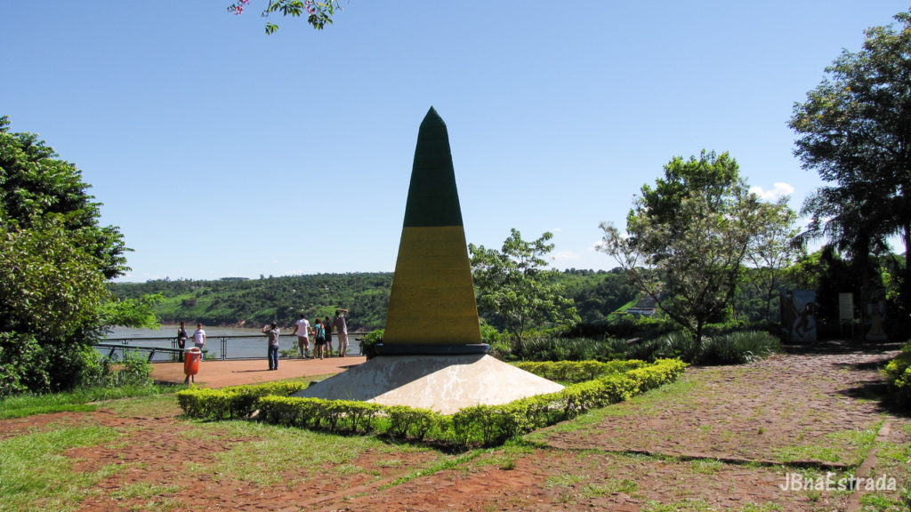 Brasil - Parana - Foz do Iguacu - Marco das 3 Fronteiras - Brasil