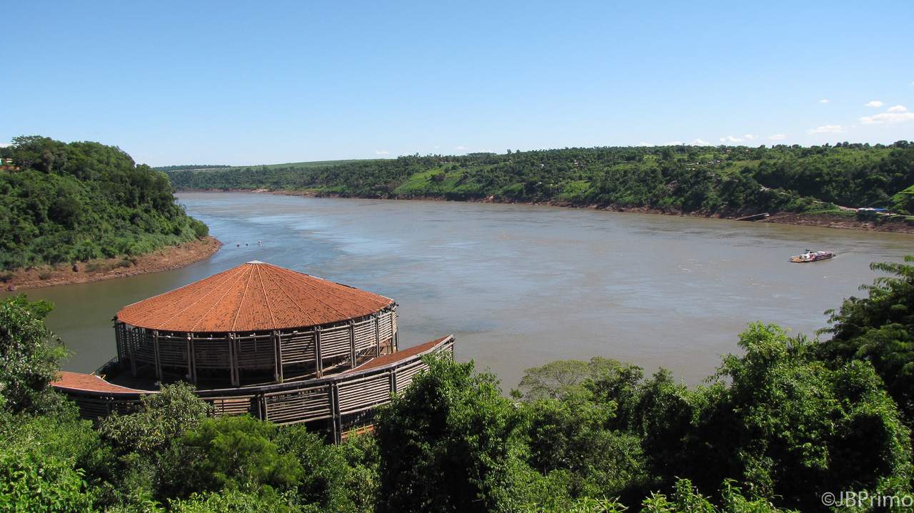 Brasil - Parana - Foz do Iguacu - Marco das 3 Fronteiras
