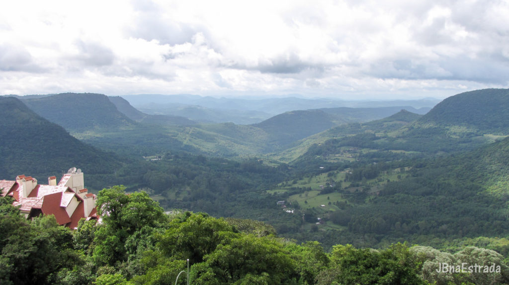 Brasil - Rio Grande do Sul - Gramado - Aldeia do Papai Noel - Vista do Vale do Quilombo