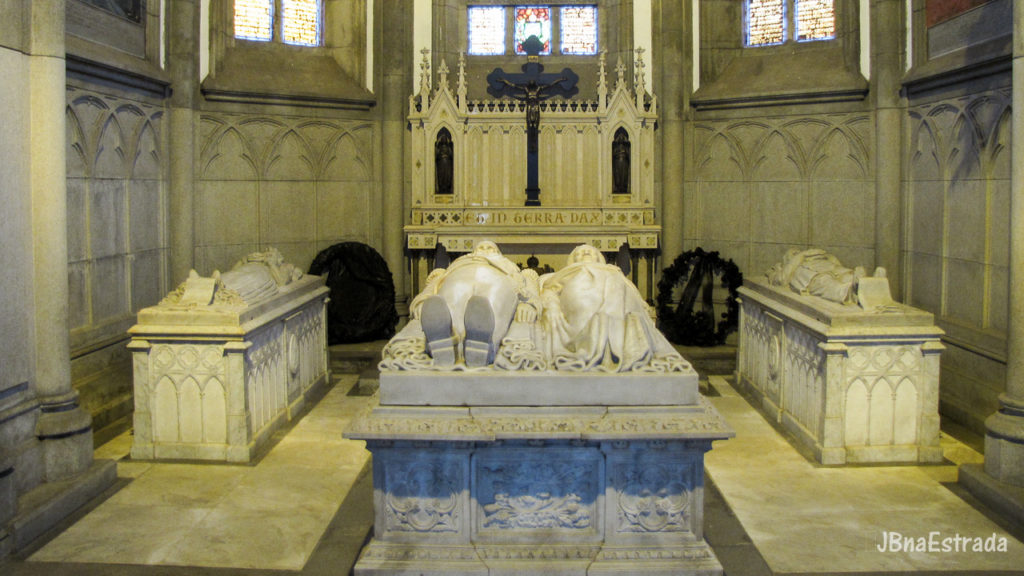 Brasil - Rio de Janeiro - Petropolis - Catedral de Sao Pedro de Alcantara - Tumulos de Princesa Isabel, D.Pedro II, D.Tereza Cristina e Conde d'Eu