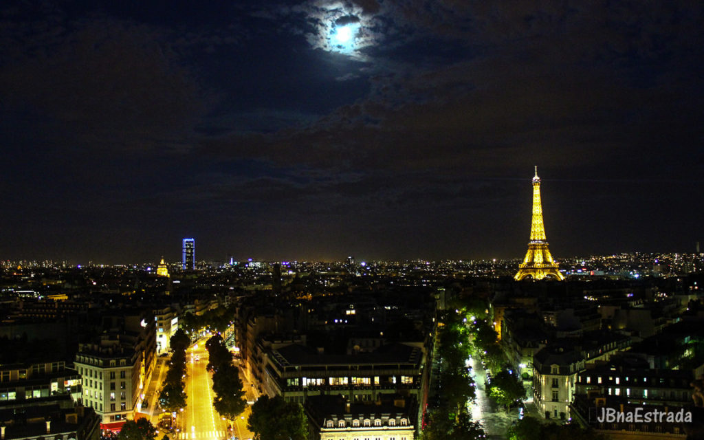Franca - Paris - Arco do Triunfo - Vista Torre Eiffel