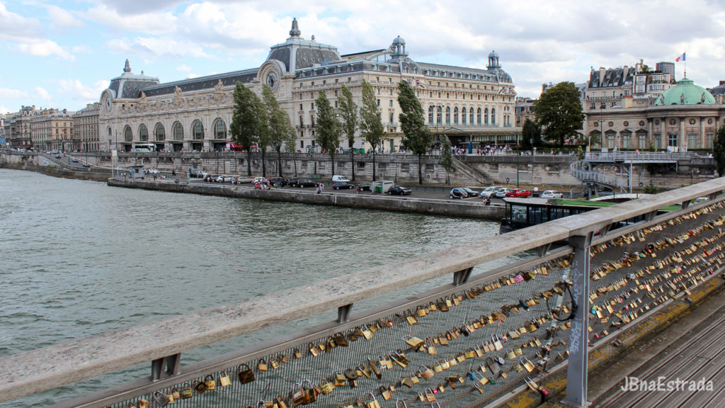 Franca - Paris - Pontes de Paris - Museu DOrsay e Passarelle Leopold-Sedar Seghnor