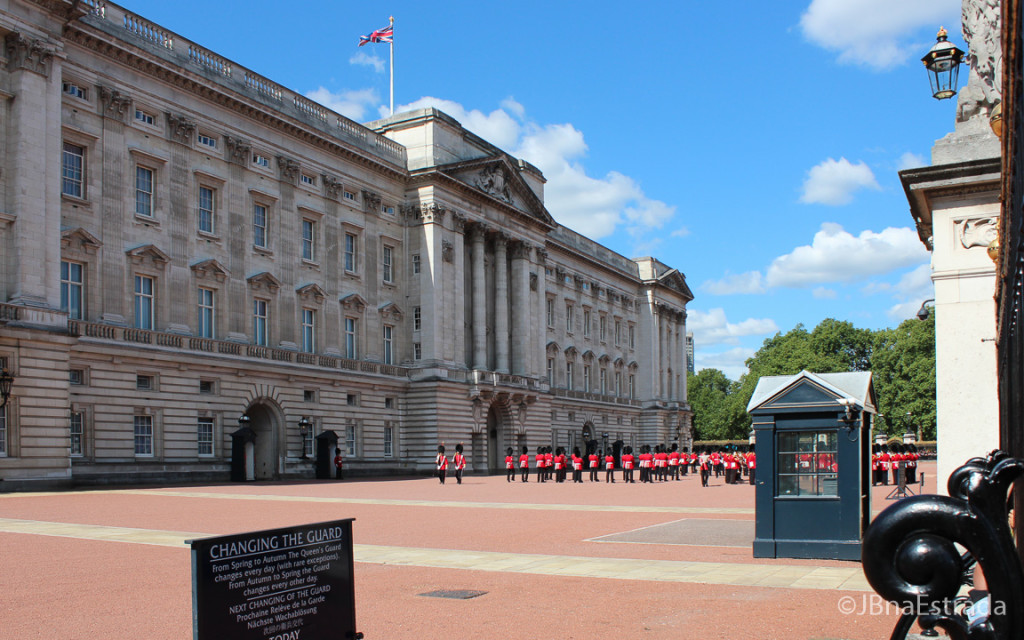 Inglaterra - Londres - Palacio de Buckingham - Troca da Guarda