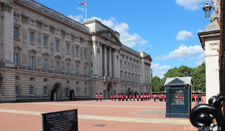 Inglaterra - Londres - Palacio de Buckingham - Troca da Guarda