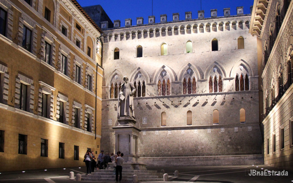 Italia - Siena - Palazzo Salimbeni