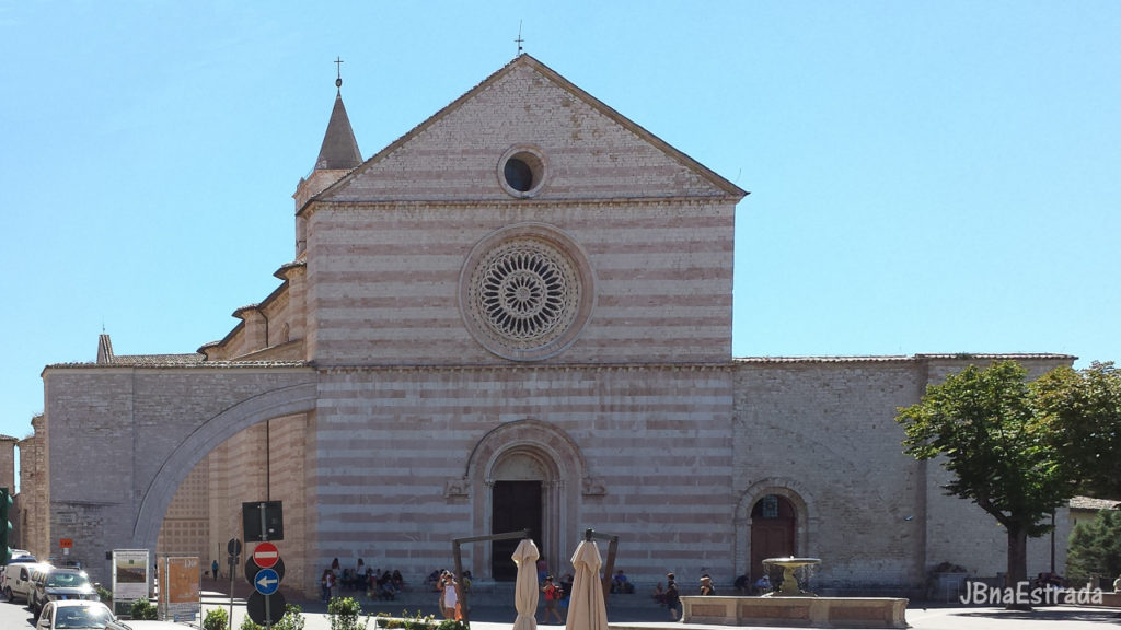 Italia - Assis - Basilica di Santa Chiara
