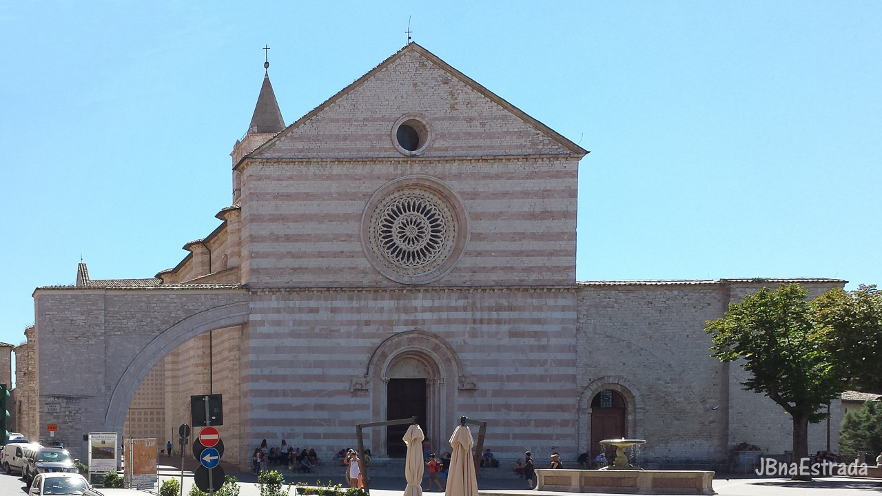 Italia - Assis - Basilica di Santa Chiara