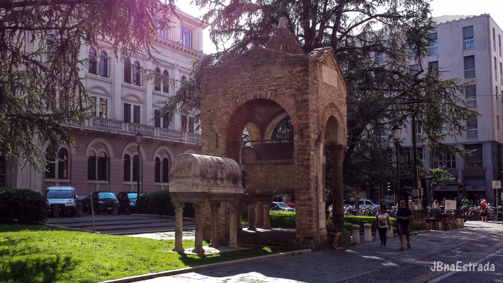 Italia - Padua - Tumba e Arco de Antenor