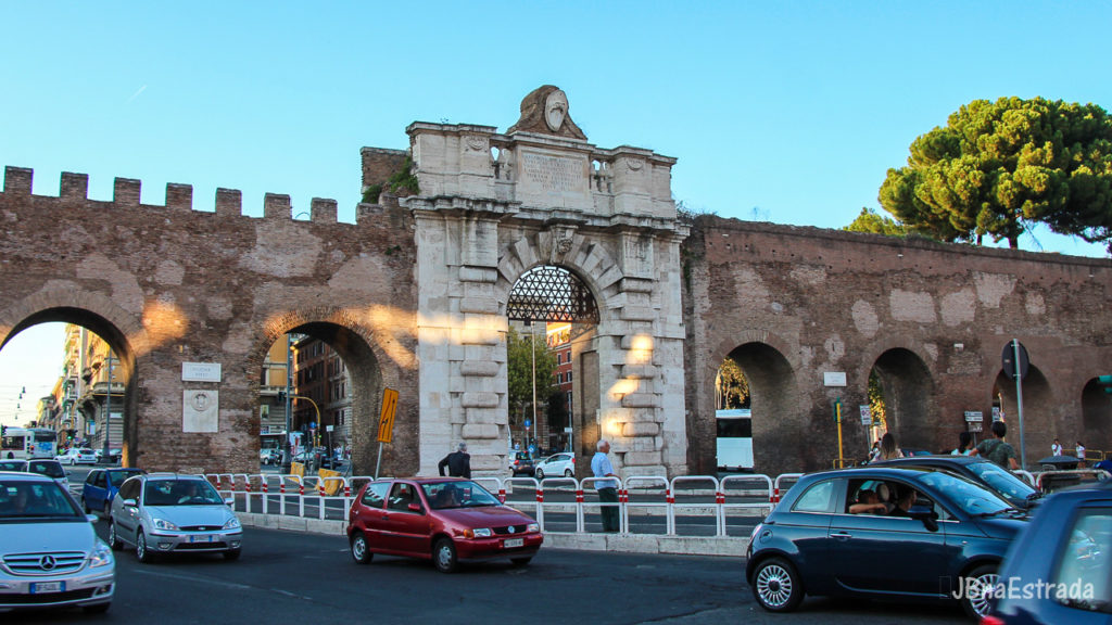 Italia - Roma - Porta San Giovanni