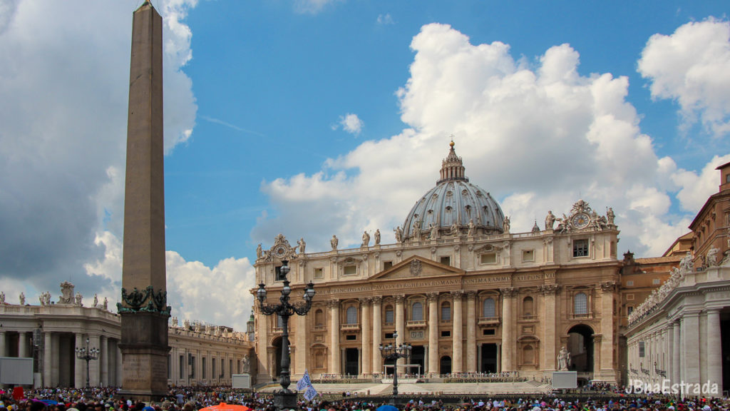 Italia - Vaticano - Basilica de Sao Pedro (Angelus)