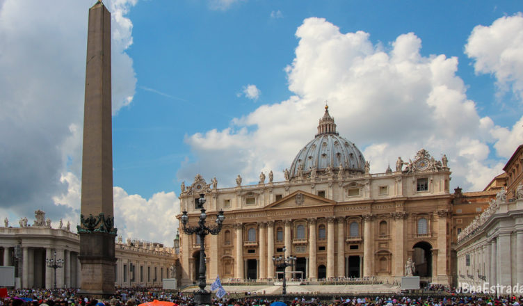Italia - Vaticano - Basilica de Sao Pedro (Angelus)