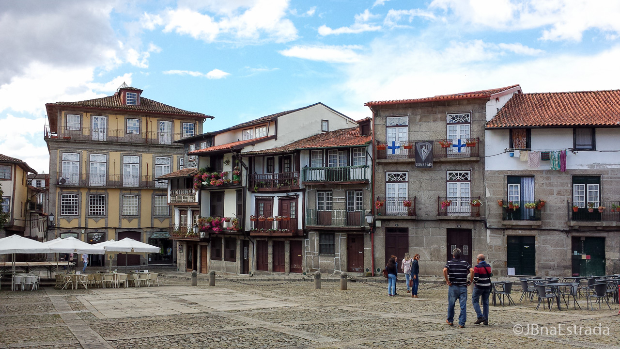 Portugal - Guimaraes - Praca de Santiago