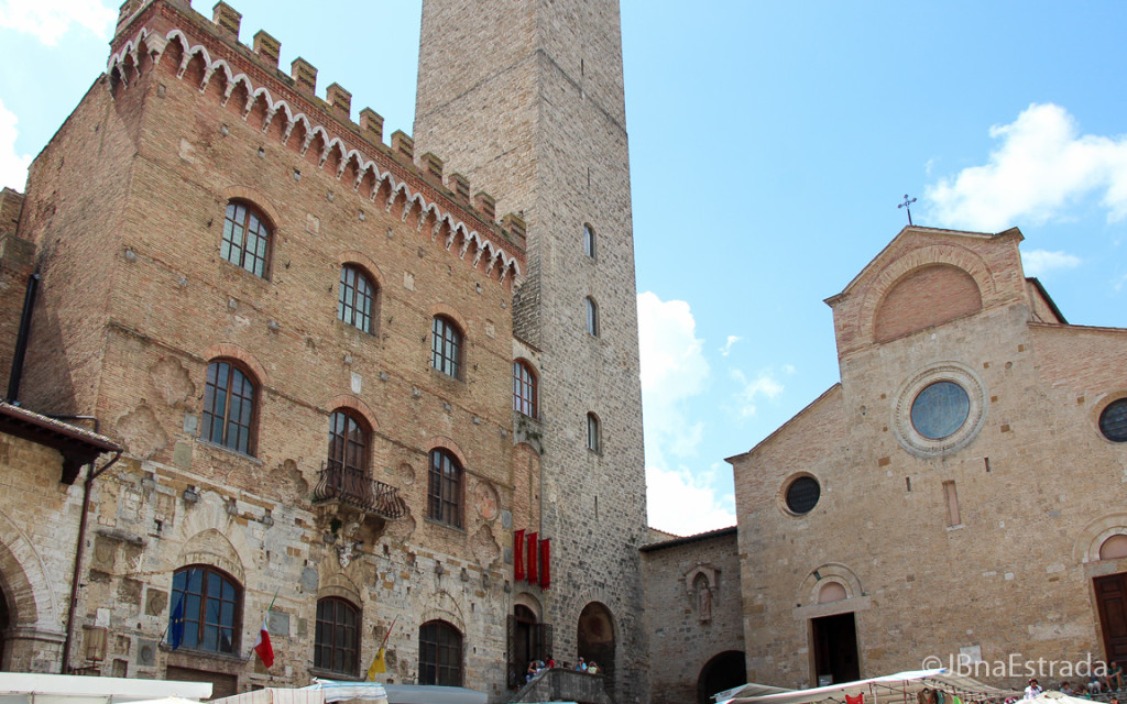 Italia - San Gimignano - Piazza del Duomo - Palazzo Comunale e Colegiada Basilica de Santa Maria Assunta