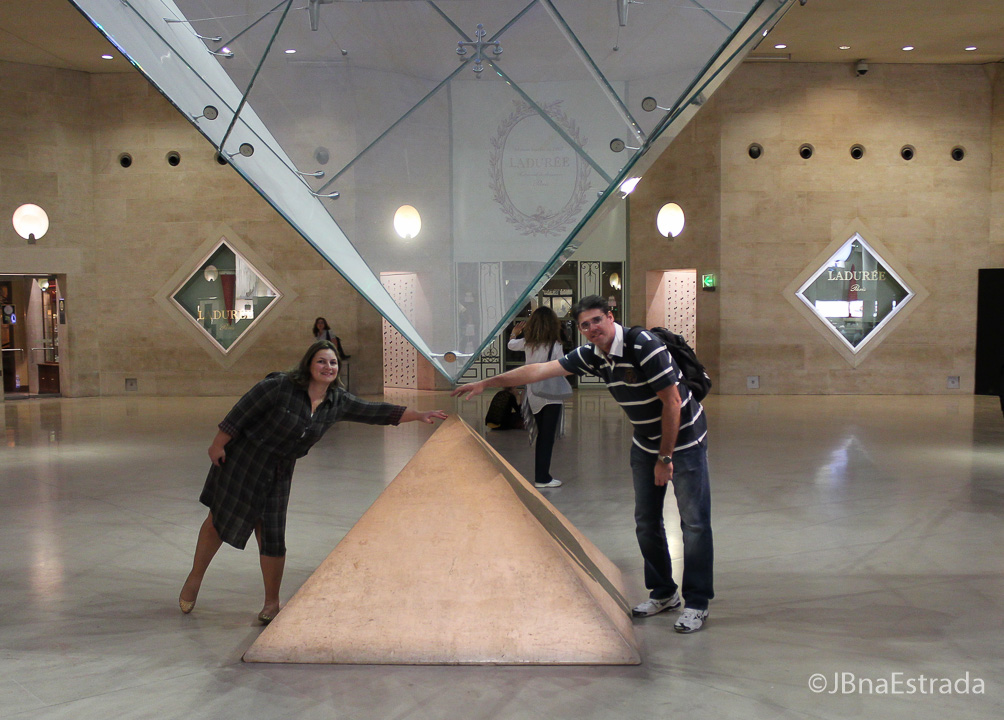 Franca - Paris - Museu do Louvre - Piramide Invertida