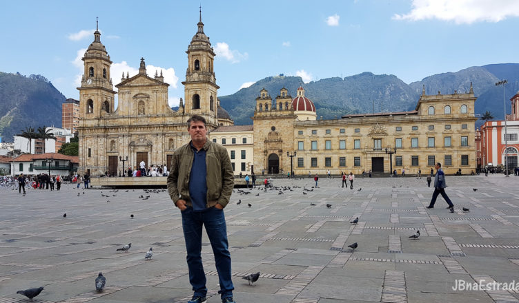Colombia - Bogota - Plaza de Bolivar - Catedral Primada