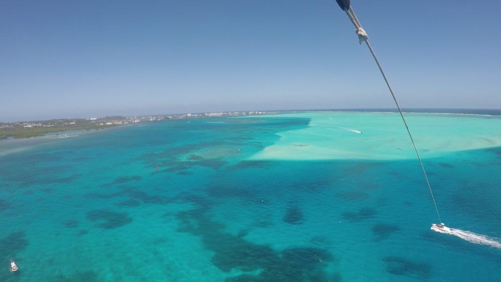 Colombia - San Andres - Voo de Parasail