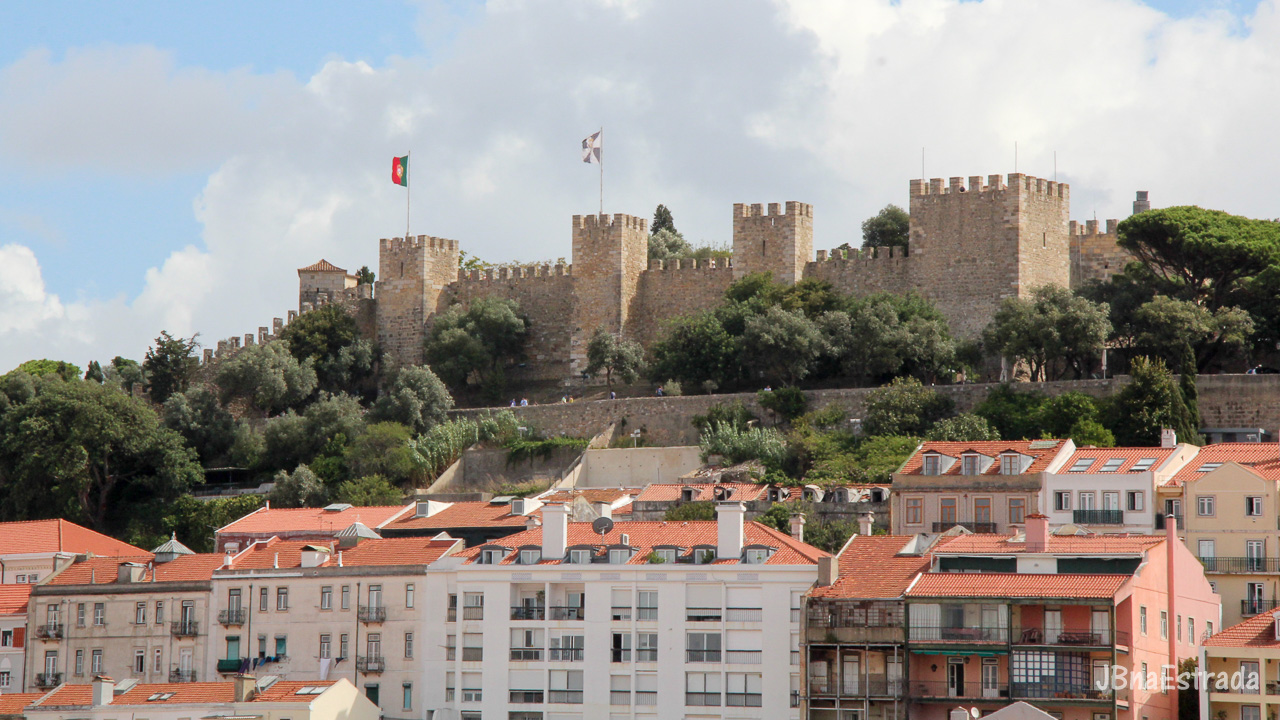 Portugal - Lisboa - Bairro Alto - Vista Castelo de Sao Jorge