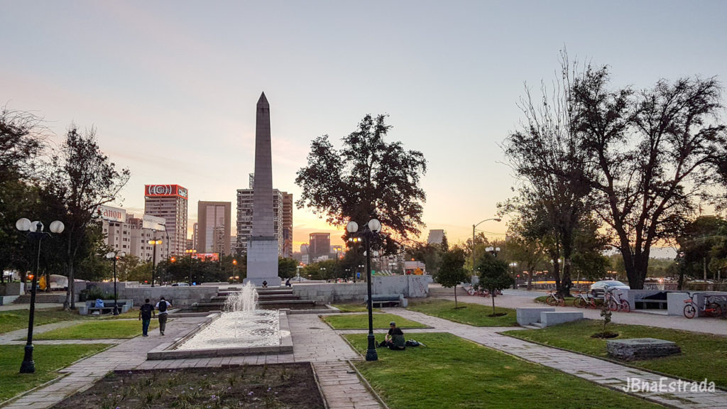 Chile - Santiago - Parque Balmaceda - Plaza Italia