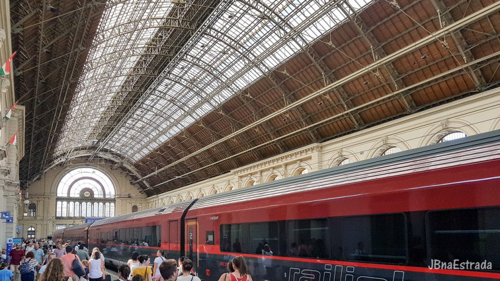 Hungria - Budapeste - Estacao Keleti Palyaudvar