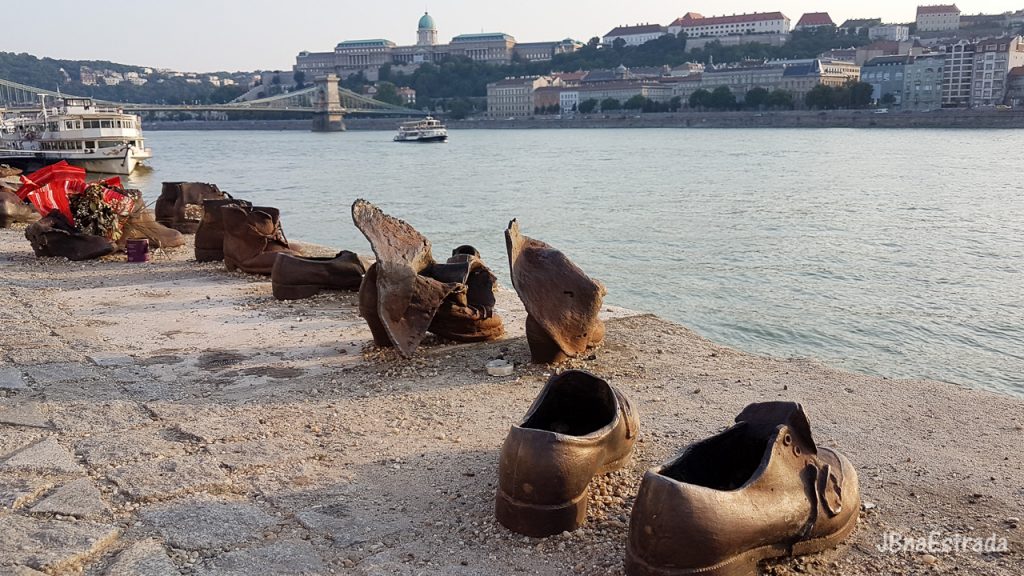 Hungria - Budapeste - Monumento dos Sapatos