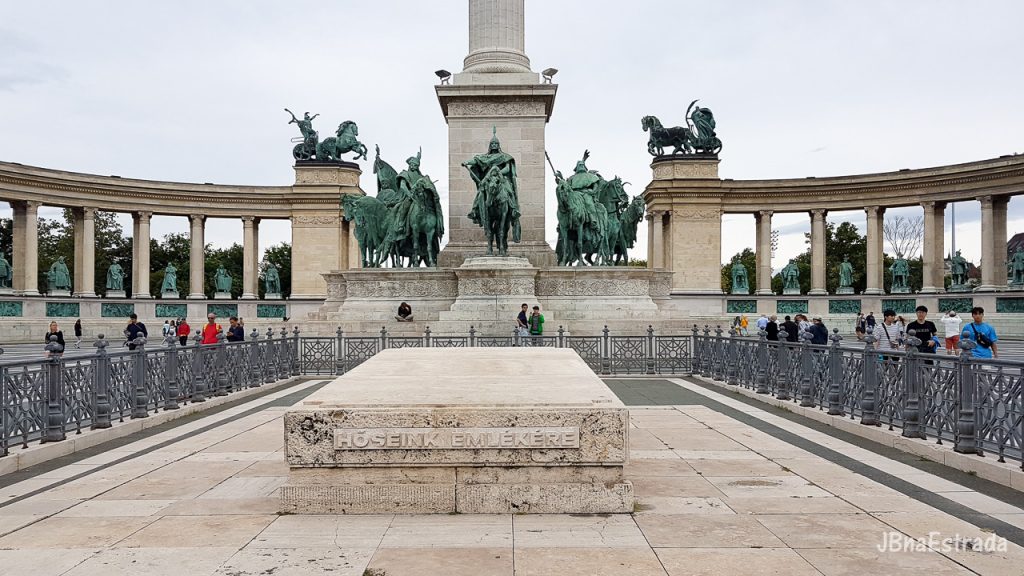 Hungria - Budapeste - Praca dos Herois - Memorial do Milenio