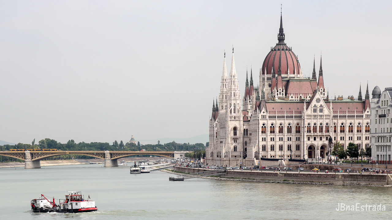 Hungria - Budapeste - Rio Danubio - Parlamento