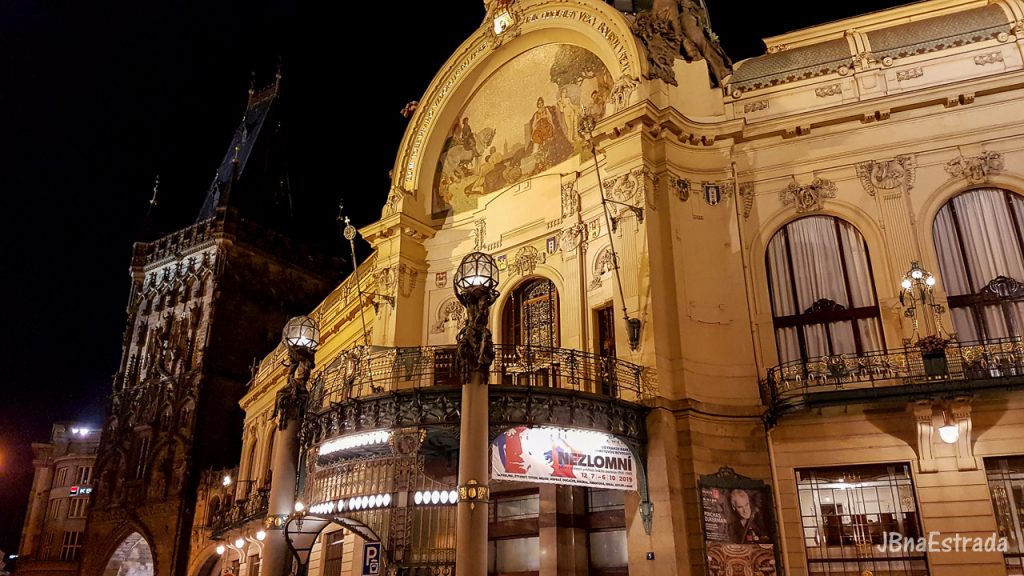 Republica Tcheca - Praga - Casa Municipal e Torre de Polvora