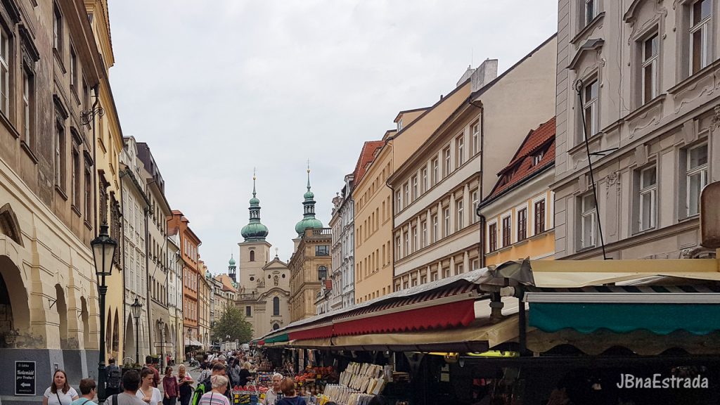 Republica Tcheca - Praga - Feira de souvenirs