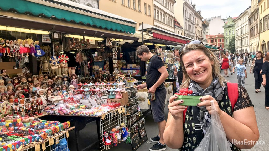 Republica Tcheca - Praga - Feira de souvenirs