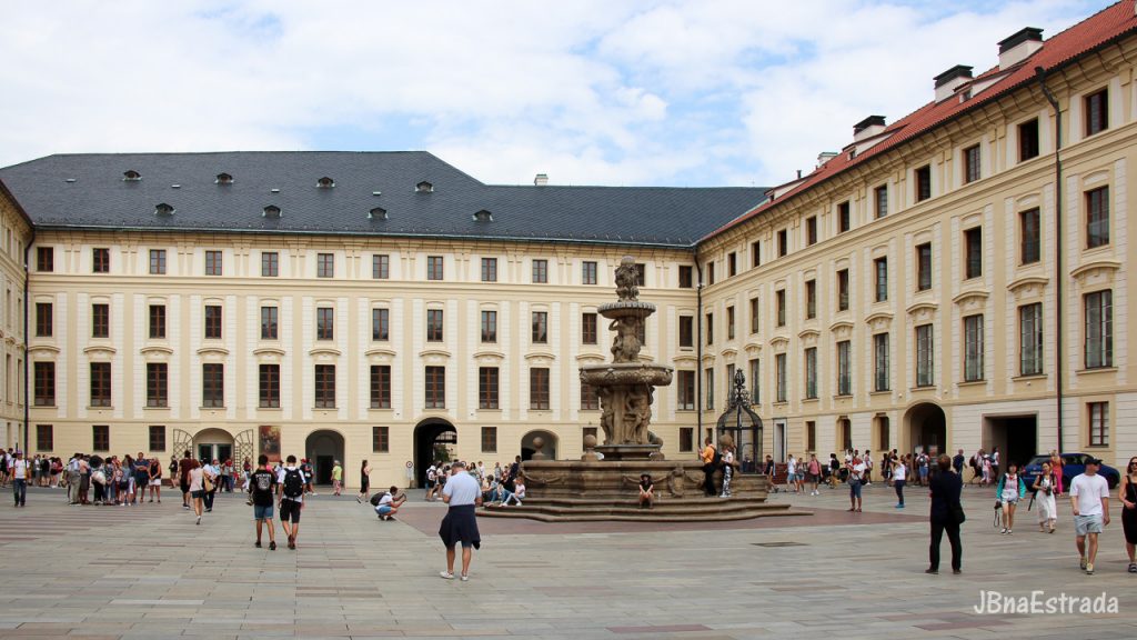Republica Tcheca - Praga - Castelo de Praga - Patio Interno