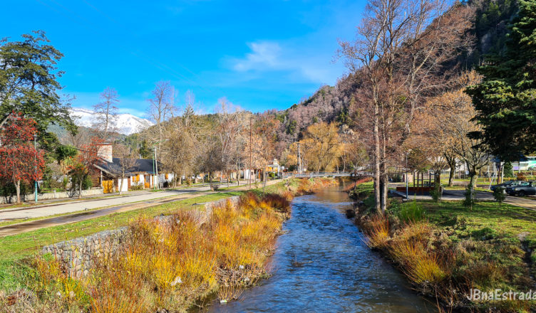 Argentina - San Martin de los Andes - Avenida General Roca