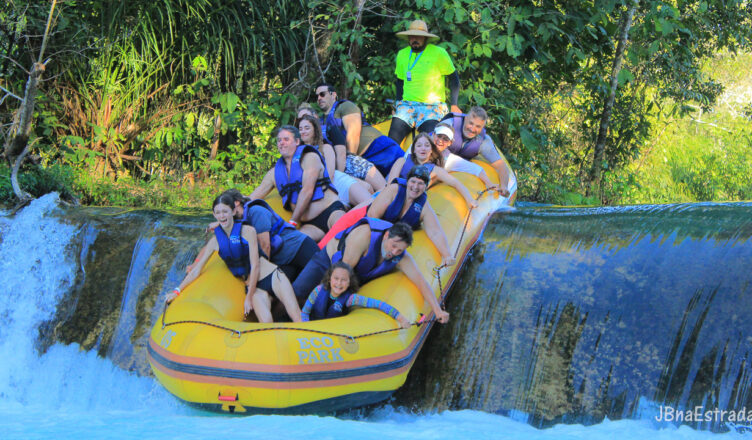 Brasil - Mato Grosso do Sul - Bonito - Eco Park Porto da Ilha - Passeio de Bote no Rio Formoso