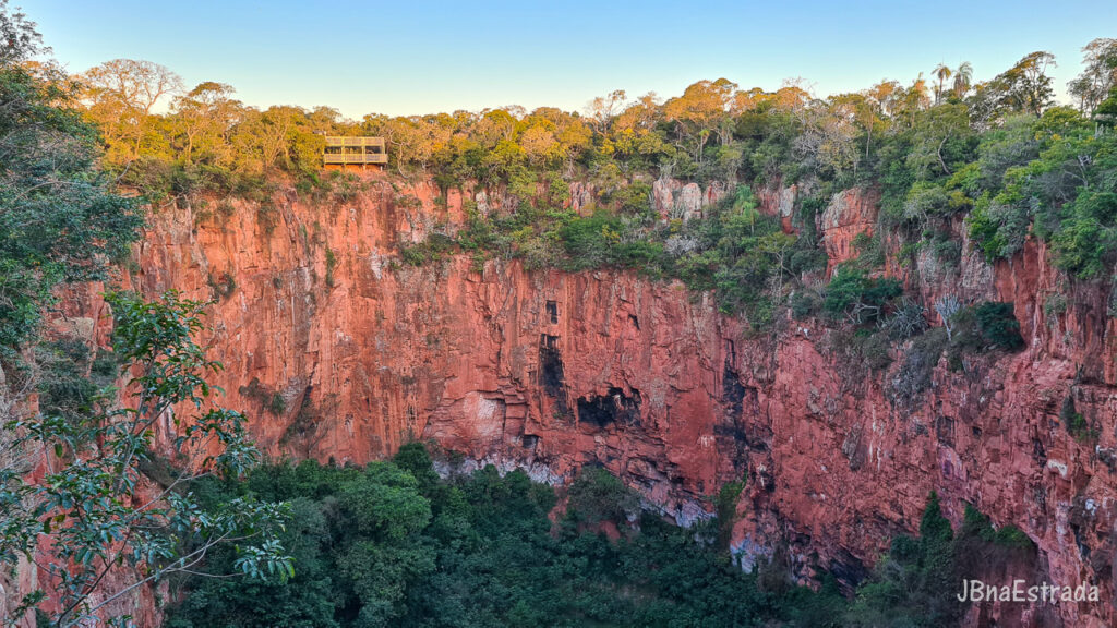 Brasil - Mato Grosso do Sul - Jardim - Buraco das Araras