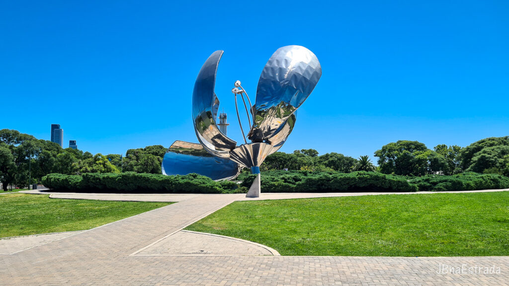 Argentina - Buenos Aires - Recoleta - Floralis Generica