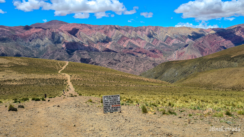 Argentina - Jujuy - Serranias del Hornocal - Cerro de los Catorce Colores