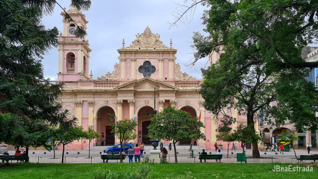 Argentina - Salta - Plaza 9 de Julio - Catedral Basilica