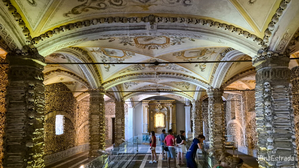 Portugal - Evora - Igreja de Sao Francisco - Capela dos Ossos