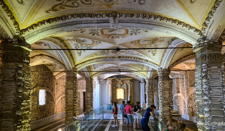 Portugal - Evora - Igreja de Sao Francisco - Capela dos Ossos