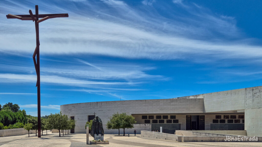 Portugal - Fatima - Santuario de Fatima - Basilica da Santissima Trindade