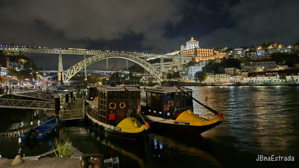 Portugal - Porto - Ribeira - Margens do Rio Douro