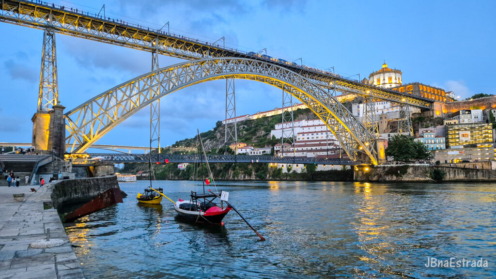 Portugal - Porto - Ribeira - Margens do Rio Douro
