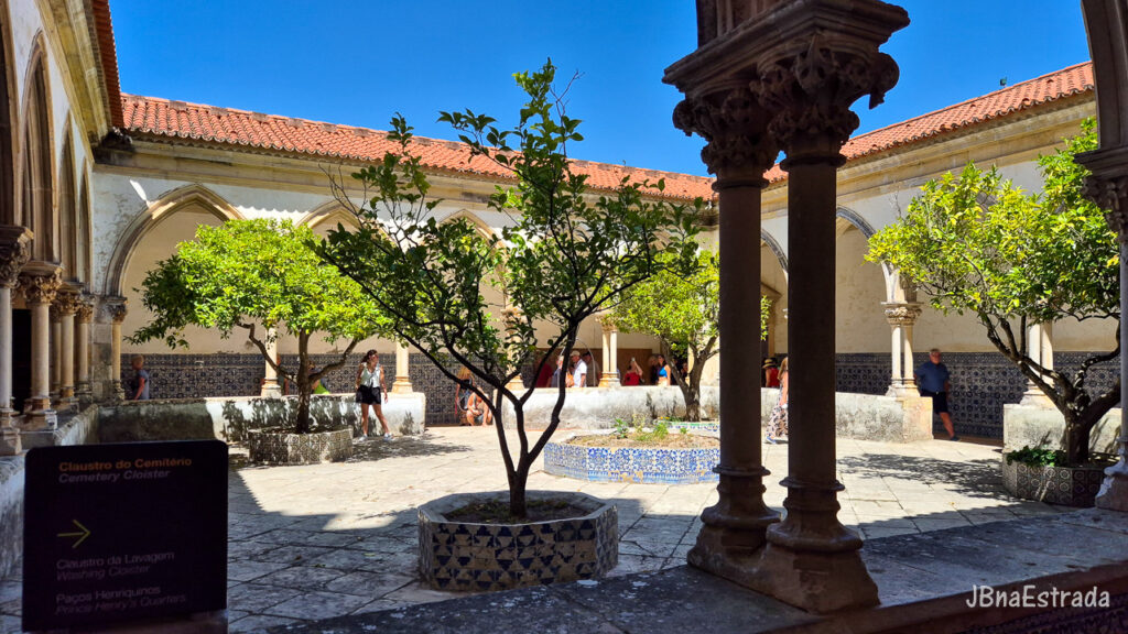 Portugal - Tomar - Convento de Cristo - Claustro do Cemiterio
