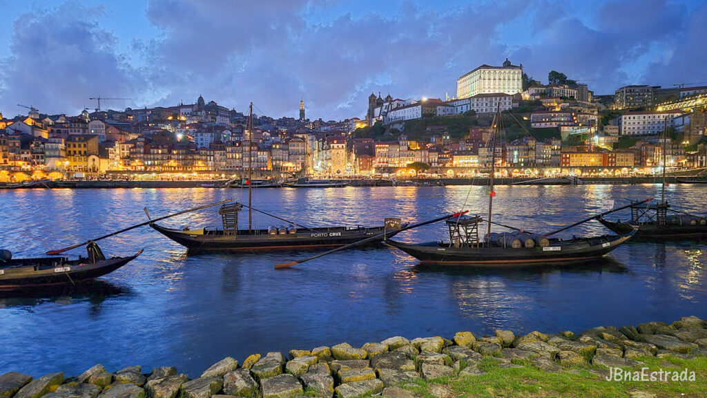 Portugal - Vila Nova de Gaia - Vista do Porto