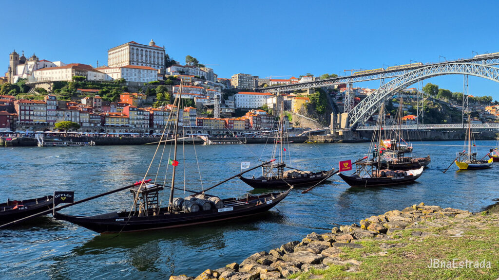 Portugal - Vila Nova de Gaia - Vista do Porto