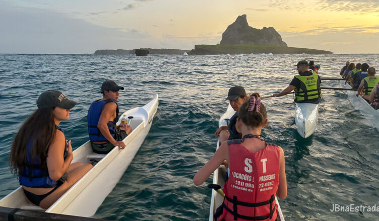Brasil - Pernambuco - Fernando de Noronha - Canoa Havaiana