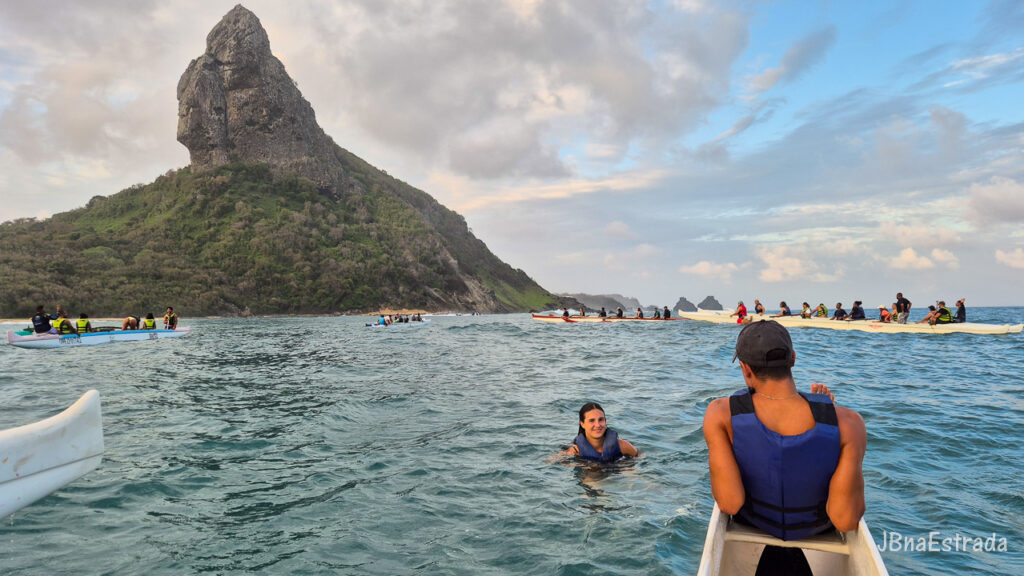 Brasil - Pernambuco - Fernando de Noronha - Canoa Havaiana